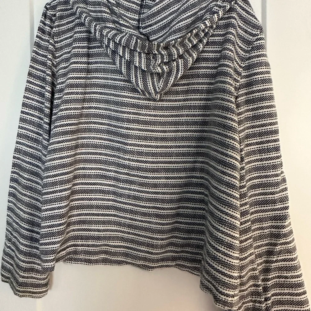 Roxy lightweight hoodie - Picture 2 of 3
